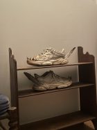 Youri Jonhson : Staying With The Darkness - Non Fiction