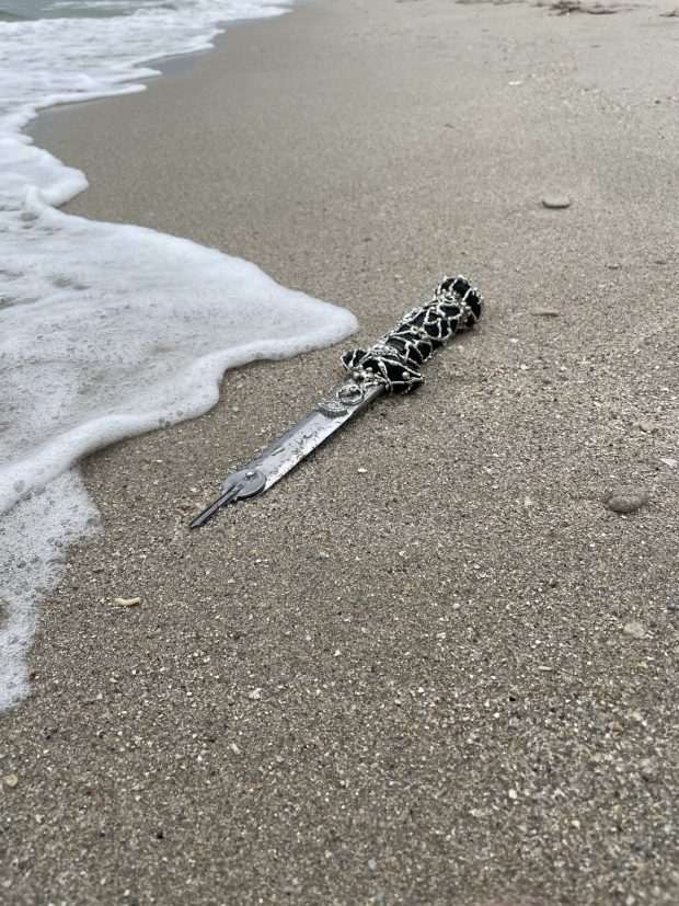 Une manière de devenir créature parmi les créatures. - Non Fiction