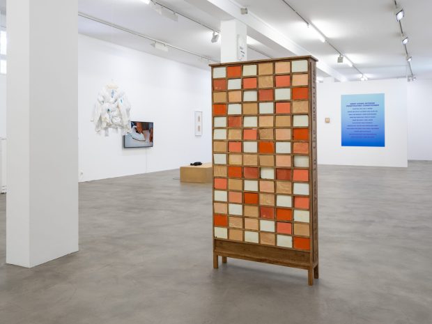 About you, 2025, Photo : Léo Barranco ; .kit - Non Fiction